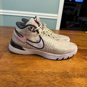 Nike LeBron NXXT Gen AMPD Basketball men’s Athletic Shoes Cream and Black size 8